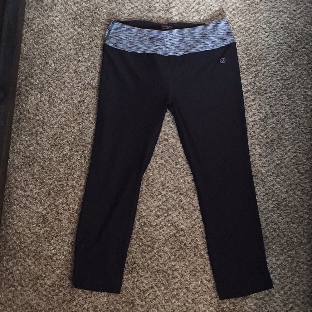 Black work out capris